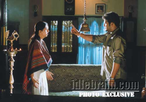 Simhadri - NT Rama Rao, Bhumika Chawla, Ankita